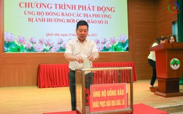 Xã Quốc Oai tổ chức Lễ chào cờ đầu tuần và phát động ủng hộ đồng bào bị ảnh hưởng bởi bão số 11