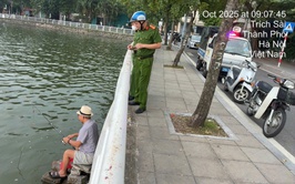Chung tay giữ gìn hồ Tây “Xanh – Sạch – Đẹp”: Hãy nói “Không” với bơi lội, phóng sinh, xả rác, câu cá, đánh bắt thuỷ sản bất hợp pháp trên hồ Tây.