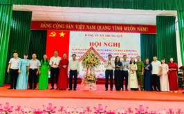 TRUNG GIÃ: GẶP MẶT KỶ NIỆM NGÀY TRUYỀN THỐNG CÁC NGÀNH XÂY DỰNG ĐẢNG VÀ TRAO QUYẾT ĐỊNH CHỈ ĐỊNH BAN CHẤP HÀNH ĐẢNG BỘ XÃ