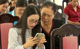 Phượng Dực ra mắt điểm 
