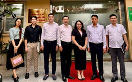 UBND phường Cửa Nam tiếp đoàn công tác UBND phường Mông Dương (Quảng Ninh) đến tham quan, học tập, trao đổi kinh nghiệm trong ứng dụng robot