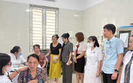 Khám sức khỏe miễn phí cho 600 người cao tuổi