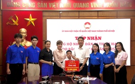 ỦY BAN MẶT TRẬN TỔ QUỐC - ĐOÀN TN - HỘI ĐỒNG ĐỘI XÃ THANH TRÌ ỦNG HỘ ĐỒNG BÀO BỊ ẢNH HƯỞNG BỞI BÃO LŨ NĂM 2025
