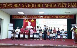 Thường Tín trao tặng quà cho 94 trẻ có hoàn cảnh khó khăn nhân dịp Tết Trung thu 2025