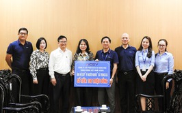 CÔNG TY ACSV ỦNG HỘ QUỸ “VÌ NGƯỜI NGHÈO” XÃ TRUNG GIÃ 100 TRIỆU ĐỒNG