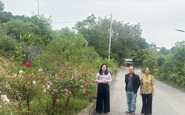 Đoàn kiểm tra số 1 xã Quốc Oai kiểm tra, chấm điểm cuộc thi “Giữ gìn thôn Sáng – Xanh – Sạch – Đẹp – An toàn” tháng 9/2025