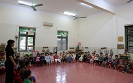 Kiểm tra tiền sử và tiêm chủng bù liều cho trẻ nhập học tại các cơ sở giáo dục mầm non, tiểu học trên địa bàn xã Phú Nghĩa năm 2025