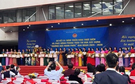 TRƯỜNG TIỂU HỌC HỒNG KỲ VINH DỰ ĐƯỢC GIÁM ĐỐC SỞ GIÁO DỤC VÀ ĐÀO TẠO HÀ NỘI KHEN THƯỞNG