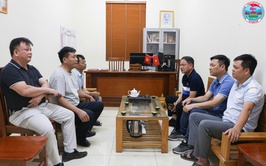 ĐỒNG CHÍ PHÓ CHỦ TỊCH THƯỜNG TRỰC UBND XÃ TRỰC TIẾP KIỂM TRA CHIẾN DỊCH “LÀM GIÀU, LÀM SẠCH DỮ LIỆU ĐẤT ĐAI”