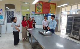 Kiểm tra công tác đảm bảo ATTP tại Trường mầm non và Tiểu học Đại Thắng