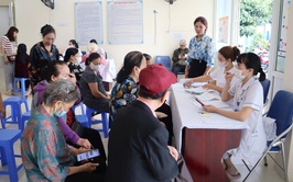 Chương trình khám, chăm sóc sức khỏe người cao tuổi trên địa bàn phường Từ Liêm năm 2025