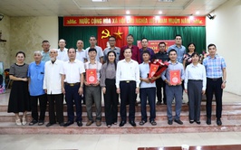 Chi bộ thôn Quyết Tiến được thành lập gồm 21 đảng viên