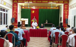 ĐỒNG CHÍ NGUYỄN ĐỨC BÌNH - PHÓ BÍ THƯ ĐẢNG UỶ, CHỦ TỊCH UBND XÃ  DỰ SINH HOẠT THƯỜNG KỲ TẠI CHI BỘ ĐÀO XÁ.