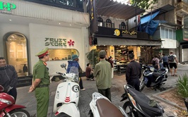 PHƯỜNG CỬA NAM TIẾP TỤC XỬ LÝ MÁI CHE, MÁI VẨY VI PHẠM TRẬT TỰ ĐÔ THỊ

