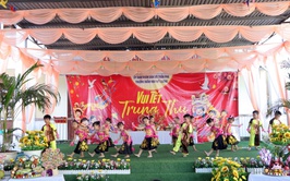 TRƯỜNG MẦM NON MỸ LƯƠNG, TRƯỜNG TIỂU HỌC TRẦN PHÚ B TƯNG BỪNG TỔ CHỨC TẾT TRUNG THU CHO CÁC BÉ