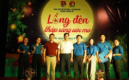 Đoàn Thanh niên phường Chương Mỹ tổ chức chương trình “Lồng đèn thắp sáng ước mơ” tại Trung tâm Nuôi dưỡng trẻ khuyết tật Hà Nội