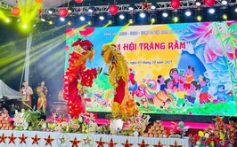 ĐẢNG UỶ - HĐND - UBND - UBMTTQ XÃ SÓC SƠN TỔ CHỨC ĐÊM HỘI TRĂNG RẰM