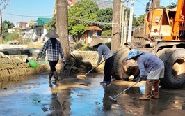 Thực hiện công tác vệ sinh môi trường trước và trong khi bị ngập lụt
