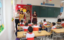 Ban Kinh tế - Ngân sách HĐND xã Thuận An giám sát Công tác tổ chức bữa ăn bán trú cho học sinh năm học 2025 - 2026 đối với trường Tiểu học Dương Quang