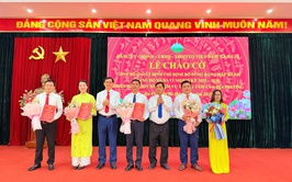 XÃ BA VÌ TỔ CHỨC LỄ CHÀO CỜ THÁNG 10 VÀ CÔNG BỐ QUYẾT ĐỊNH BỔ SUNG BAN CHẤP HÀNH ĐẢNG BỘ NHIỆM KỲ 2025–2030
