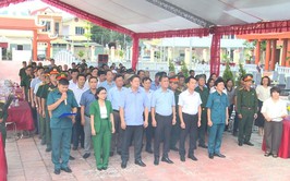 Lễ dâng hương tưởng niệm các anh hùng Liệt sĩ tại Nghĩa trang liệt sĩ Sen Chiểu