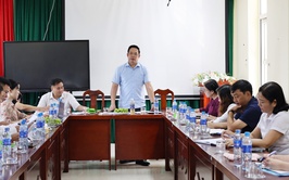 Ban Kinh tế - Ngân sách HĐND xã giám sát việc chấp hành pháp luật trong công tác tổ chức thực hiện thu và sử dụng các khoản thu tại trường Tiểu học Xuân Mai A