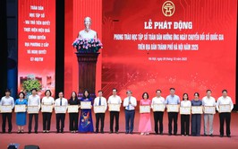 Trung tâm Phục vụ hành chính công Hà Nội triển khai mô hình “Dịch vụ công lưu động” trong lĩnh vực đất đai tại Lễ phát động Học tập số toàn dân