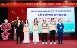 Ủy ban nhân dân xã Vĩnh Thanh long trọng tổ chức lễ tuyên dương, khen thưởng học sinh đỗ vào các Trường Đại học, Học viên chính quy năm 2025.