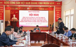 Đồng chí Bí thư Đảng uỷ, Chủ tịch HĐND xã chủ trì làm việc, trực tiếp chỉ đạo các nhiệm vụ thực hiện của Phòng Văn hóa - Xã hội