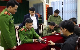 Công an xã Đại Xuyên triển khai đồng loạt thực hiện cao điểm 60 ngày đêm làm sạch dữ liệu phương tiện và Giấy phép lái xe tại các khu dân cư