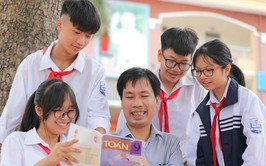 Thầy giáo khuyết tật truyền “ngọn lửa” đam mê môn Toán cho học sinh
