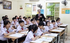 Thầy giáo Hà Minh Tiến – giáo viên trường THCS Bê Tông đổi mới phương pháp, nâng cao chất lượng dạy và học