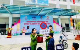 TRƯỜNG THCS THƯỢNG CÁT TỔ CHỨC TUYÊN TRUYỀN, PHỔ BIẾN PHÁP LUẬT VỀ TRẬT TỰ, AN TOÀN GIAO THÔNG NĂM 2025