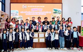 Trường Tiểu học Thịnh Quang trao tặng hơn 21.800 cuốn vở tiếp sức học sinh vùng lũ