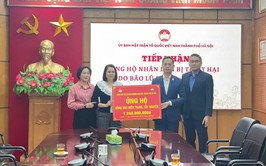 ỦY BAN MTTQ VIỆT NAM PHƯỜNG KIM LIÊN HỘI THU ỦNG HỘ ĐỒNG BÀO BỊ THIỆT HẠI DO BÃO LŨ