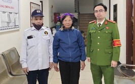 CÔNG AN PHƯỜNG KIM LIÊN KỊP THỜI GIÚP ĐỠ 2 NGƯỜI CAO TUỔI BỊ LẠC TẠI KHU VỰC BỆNH VIỆN BẠCH MAI