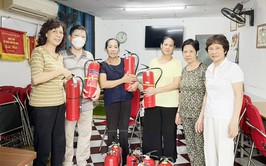 Bí thư chi bộ gương mẫu