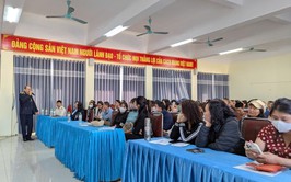 Thuế cơ sở 10 tổ chức tập huấn chuyển đổi từ thuế khoán sang kê khai cho hộ kinh doanh tại xã Thư Lâm