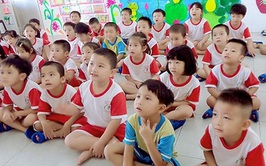 Giảm thiểu mất cân bằng giới tính khi sinh, đưa tỷ số giới tính khi sinh về mức cân bằng tự nhiên