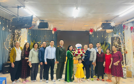 Phường Nghĩa Đô  thăm, chúc mừng các điểm nhóm Tin Lành nhân dịp Lễ Giáng sinh năm 2025
