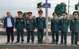 Hội Cựu chiến binh xã gắn biển “Đoạn đường Cựu chiến binh tự quản” 