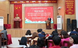 Hội nghị công bố các quyết định tổ chức, cán bộ đơn vị sự nghiệp thuộc UBND xã Bát Tràng