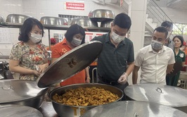 Hà Nội kiểm tra ATTP đột xuất bếp ăn tập thể Trường Tiểu học Nghĩa Tân, Cầu Giấy