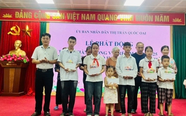 Thị trấn Quốc Oai: Lễ phát động Tháng hành động vì trẻ em năm 2025 và trao quà cho trẻ em có hoàn cảnh khó khăn