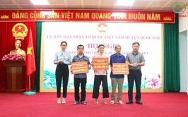 Ủy ban MTTQ Việt Nam huyện Quốc Oai trao kinh phí 1tỷ 610 triệu đồng xây sửa nhà ở và trao tặng sổ tiết kiệm cho cho các hộ cận nghèo, hộ có hoàn cảnh đặc biệt khó khăn trên địa bàn huyện