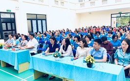 Phụ nữ quận Thanh Xuân đồng diễn mừng 50 năm Giải phóng miền Nam thống nhất đất nước