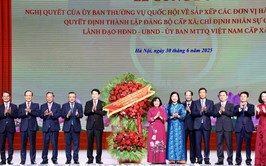 Hà Nội công bố 126 đơn vị hành chính xã, phường mới cùng đội ngũ cán bộ chủ chốt
