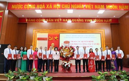 TRAO QUYẾT ĐỊNH THÀNH LẬP PHƯỜNG VĨNH HƯNG