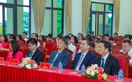 LỄ TRAO CÁC QUYẾT ĐỊNH CỦA THÀNH PHỐ HÀ NỘI