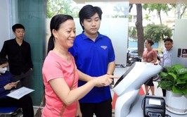 Phường đầu tiên của Hà Nội đưa robot vào phục vụ nhân dân giải quyết thủ tục hành chính